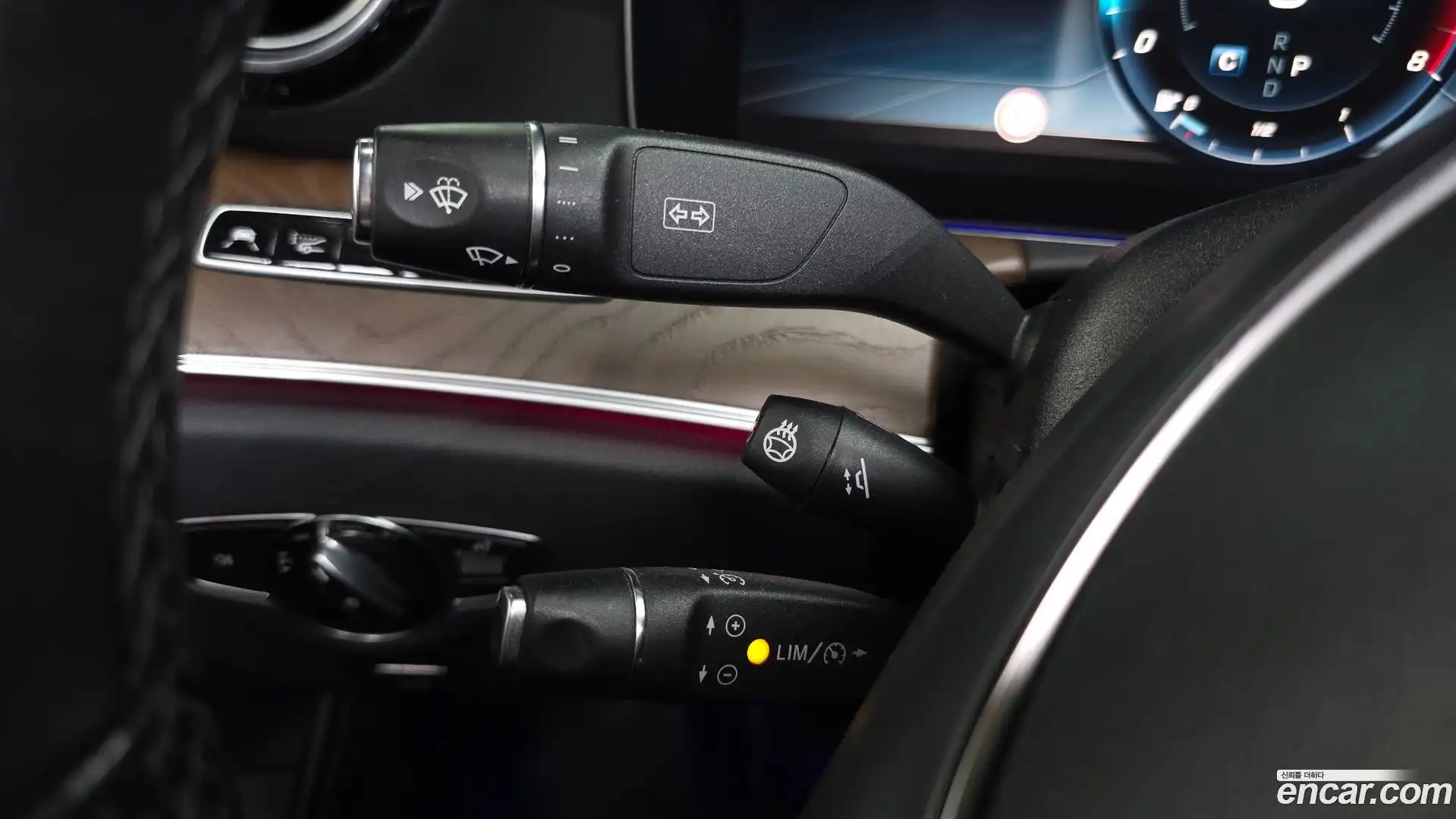 E-Class Mercedes-Benz 2017.10-OPTION-041