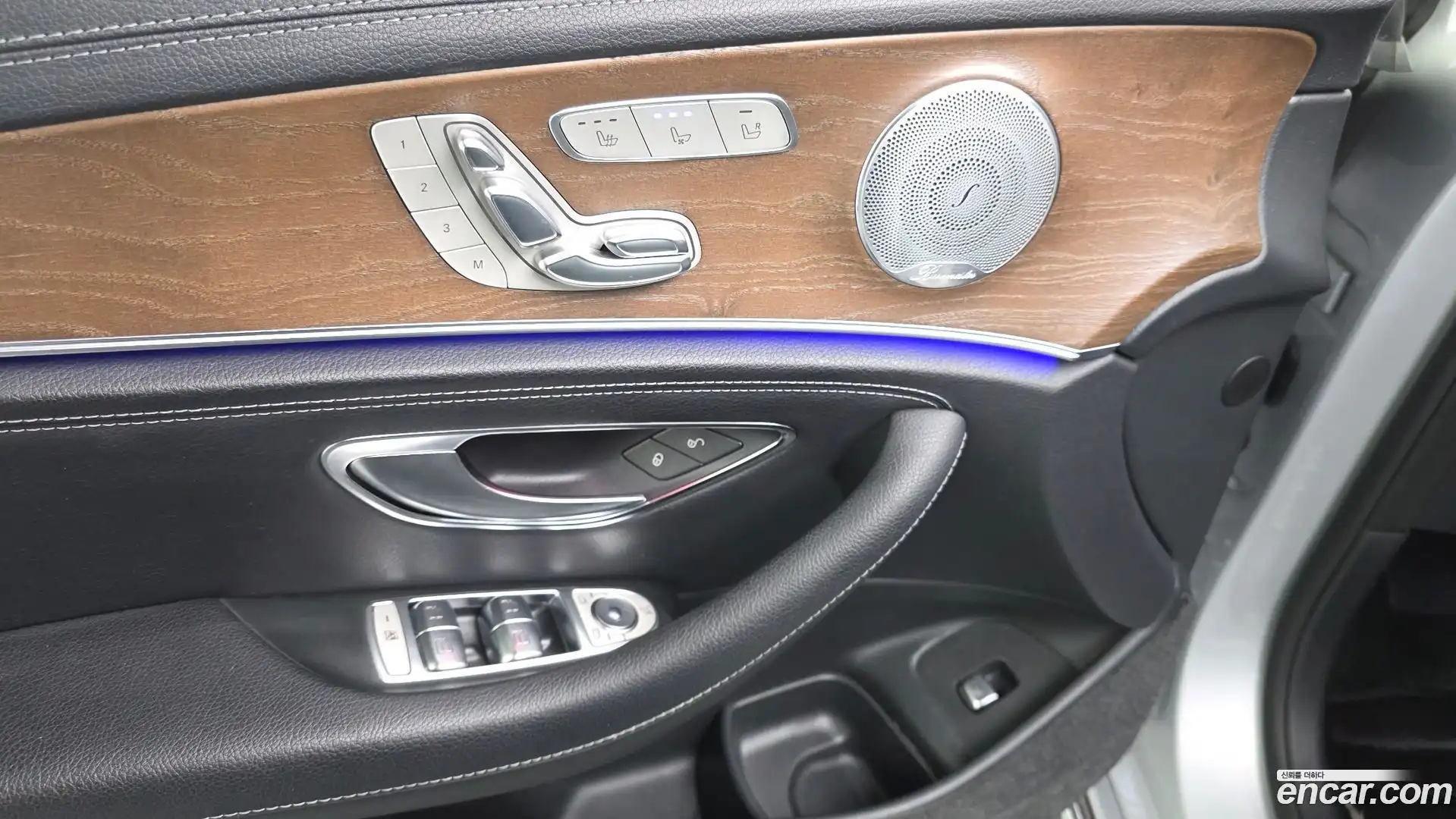 E-Class Mercedes-Benz 2017.10-OPTION-042
