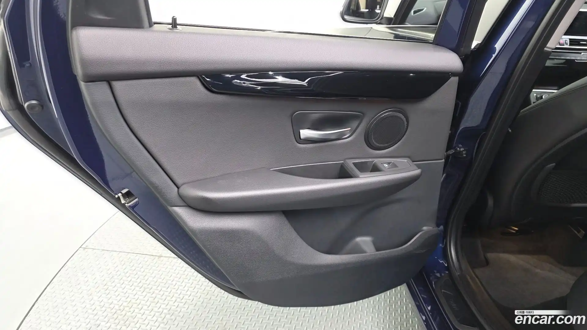 2-Series BMW 2021.0-INNER-035
