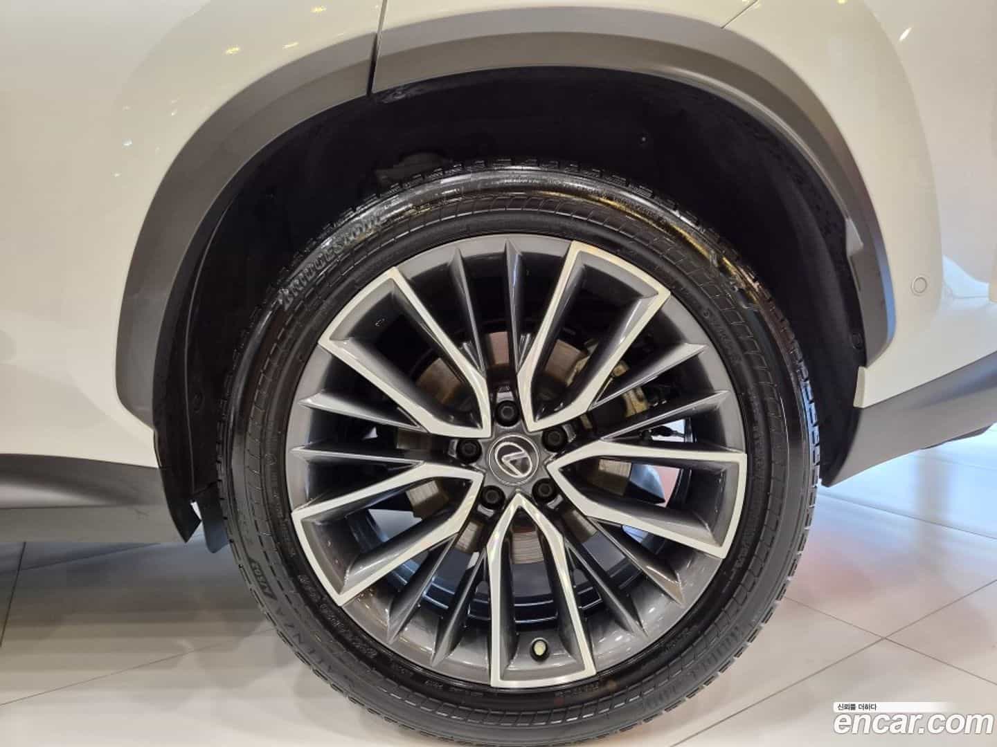 NX Lexus 2022.6-OUTER-006