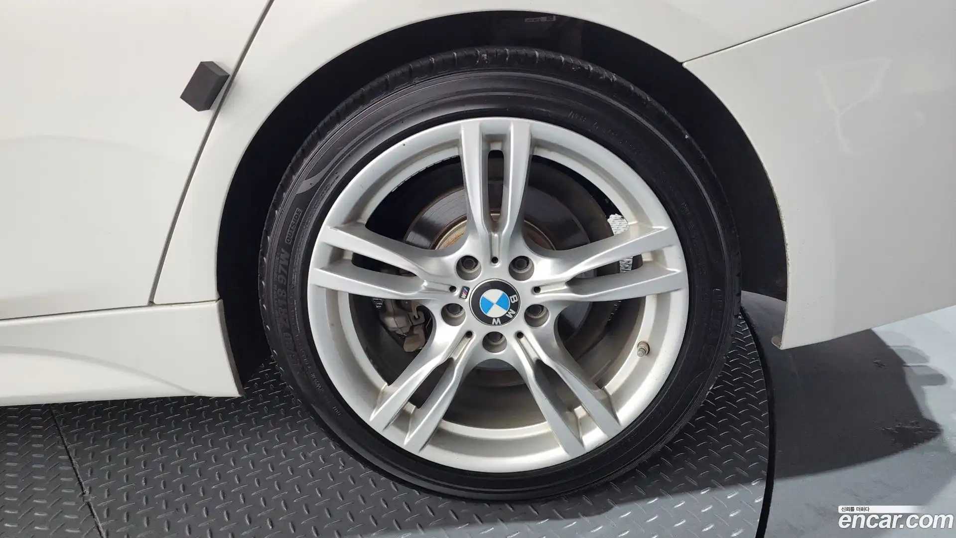 3-Series BMW 2018.11-OUTER-031