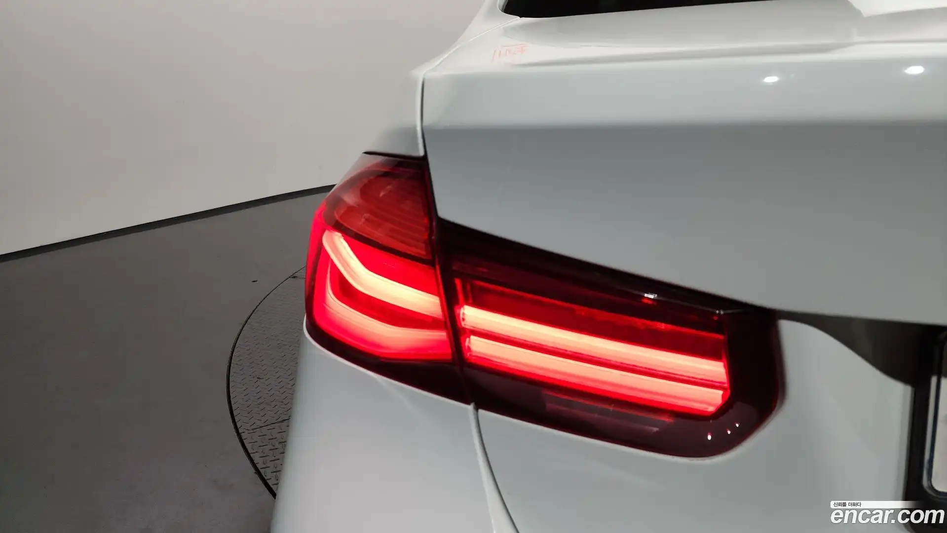 3-Series BMW 2018.11-OUTER-033