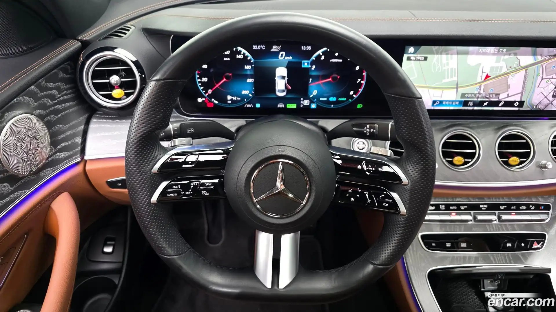 E-Class Mercedes-Benz 2021.4-OPTION-018
