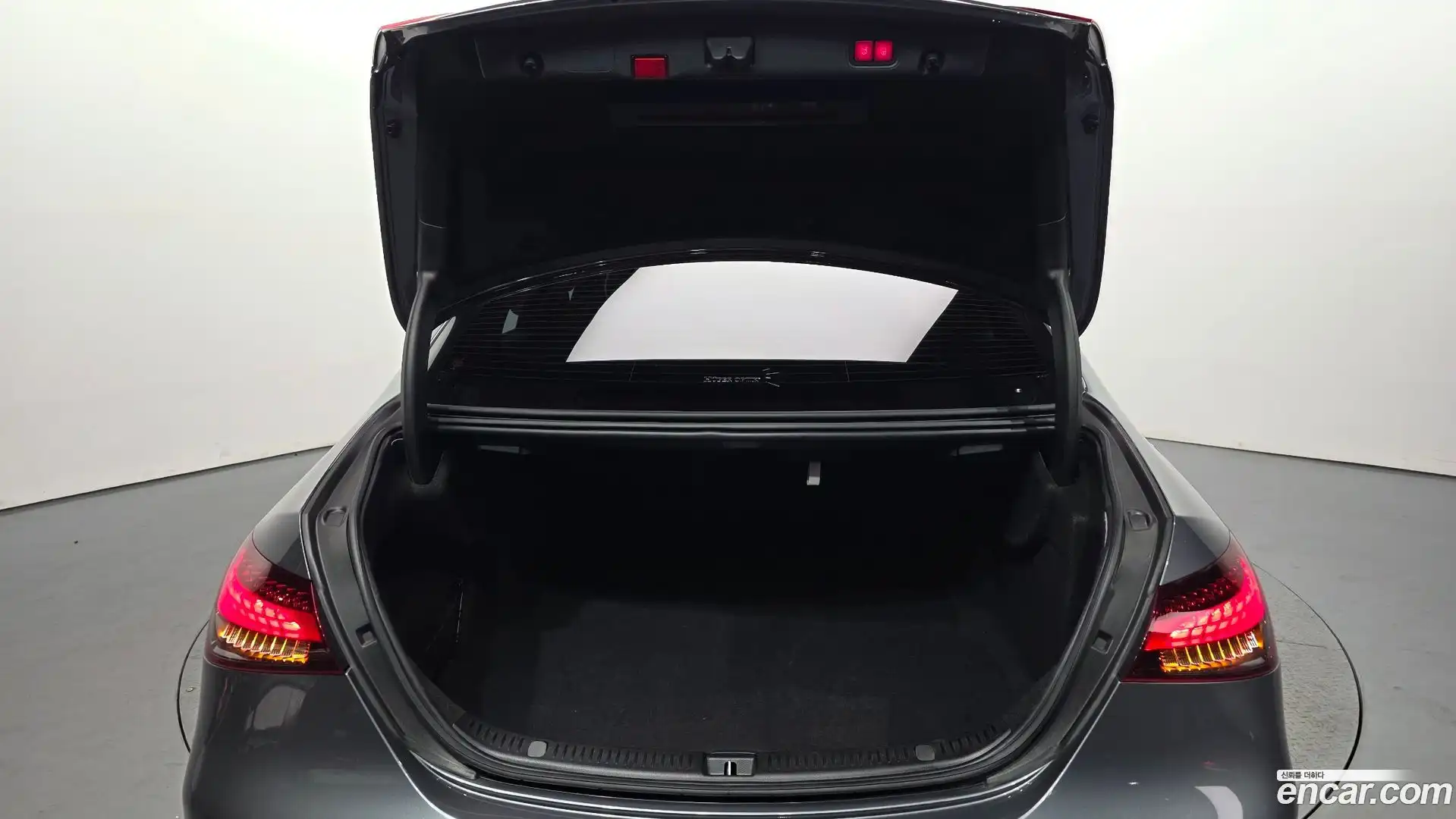 E-Class Mercedes-Benz 2021.4-OPTION-022