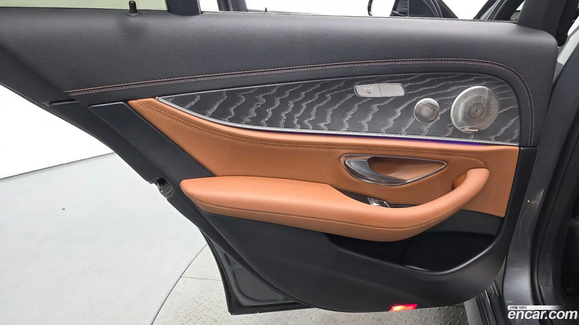E-Class Mercedes-Benz 2021.4-INNER-035