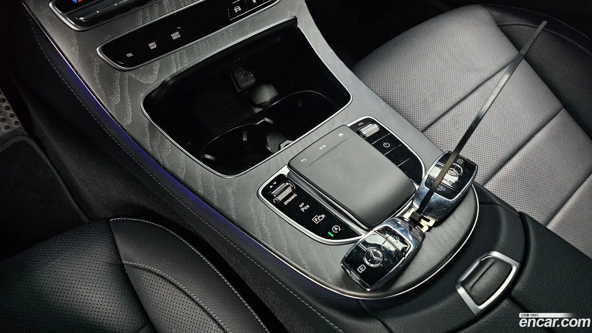 E-Class Mercedes-Benz 2022.6-INNER-009