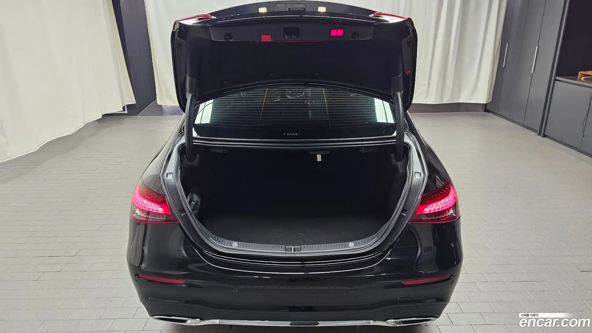 E-Class Mercedes-Benz 2022.6-OPTION-020
