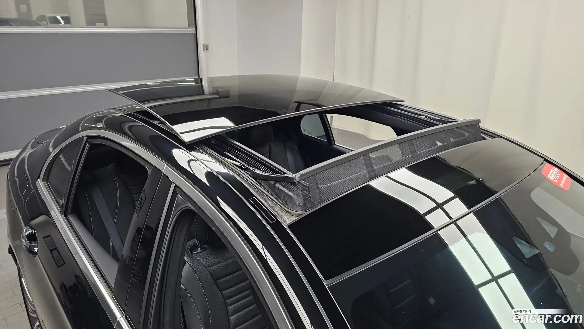 E-Class Mercedes-Benz 2022.6-OPTION-041