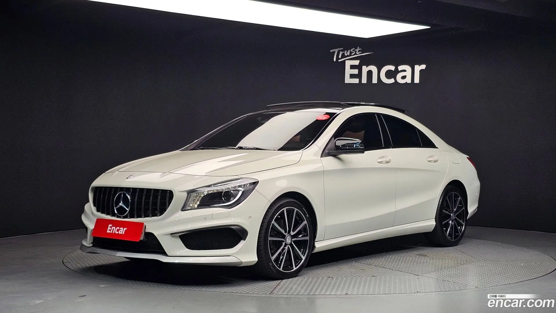 Main__Slider__Photo:CLA-Class Mercedes-Benz 2016.6-0