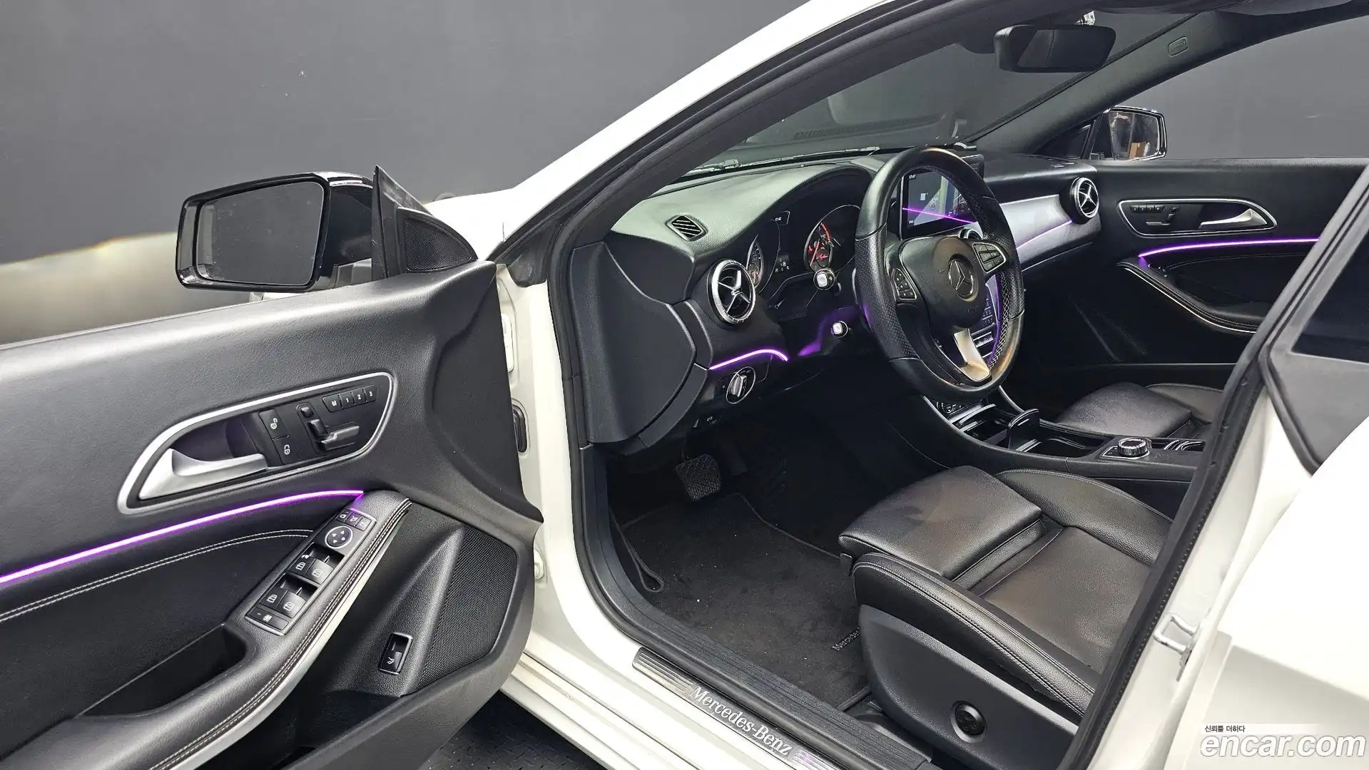 CLA-Class Mercedes-Benz 2016.6-INNER-010