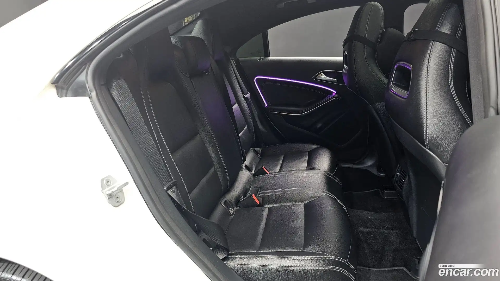 CLA-Class Mercedes-Benz 2016.6-OPTION-015
