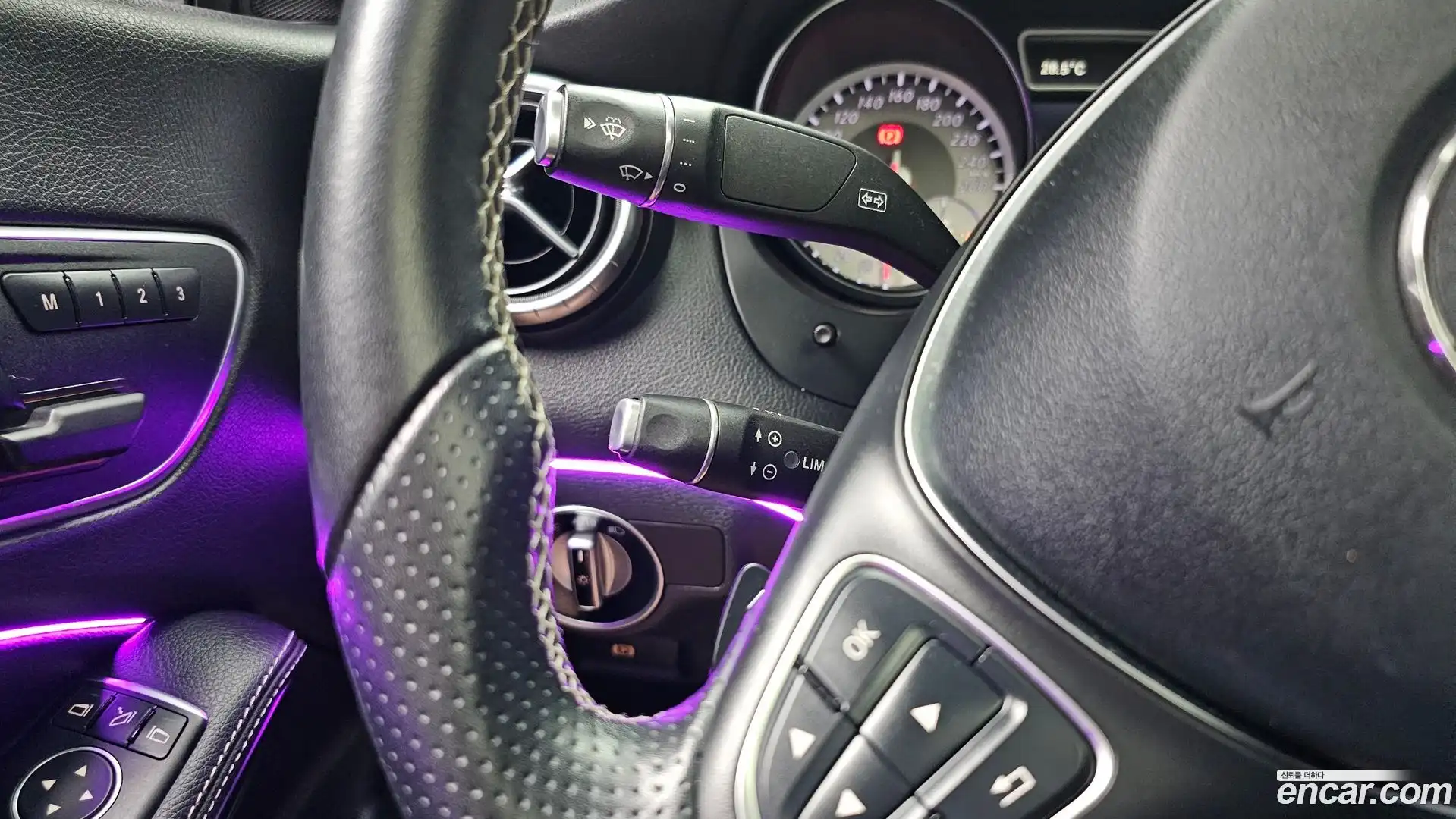 CLA-Class Mercedes-Benz 2016.6-OPTION-022