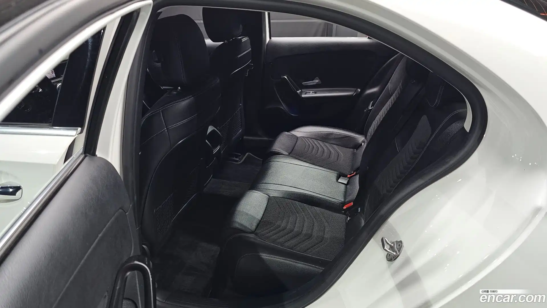 A-Class Mercedes-Benz 2020.2-OPTION-016