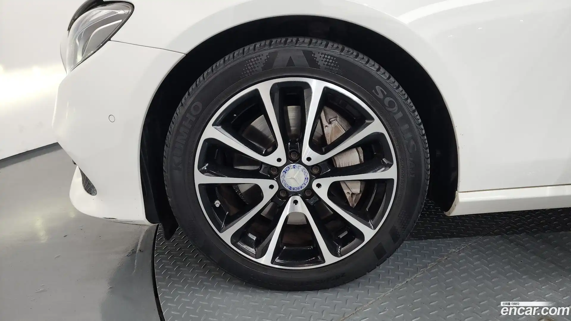 E-Class Mercedes-Benz 2016.8-OUTER-005