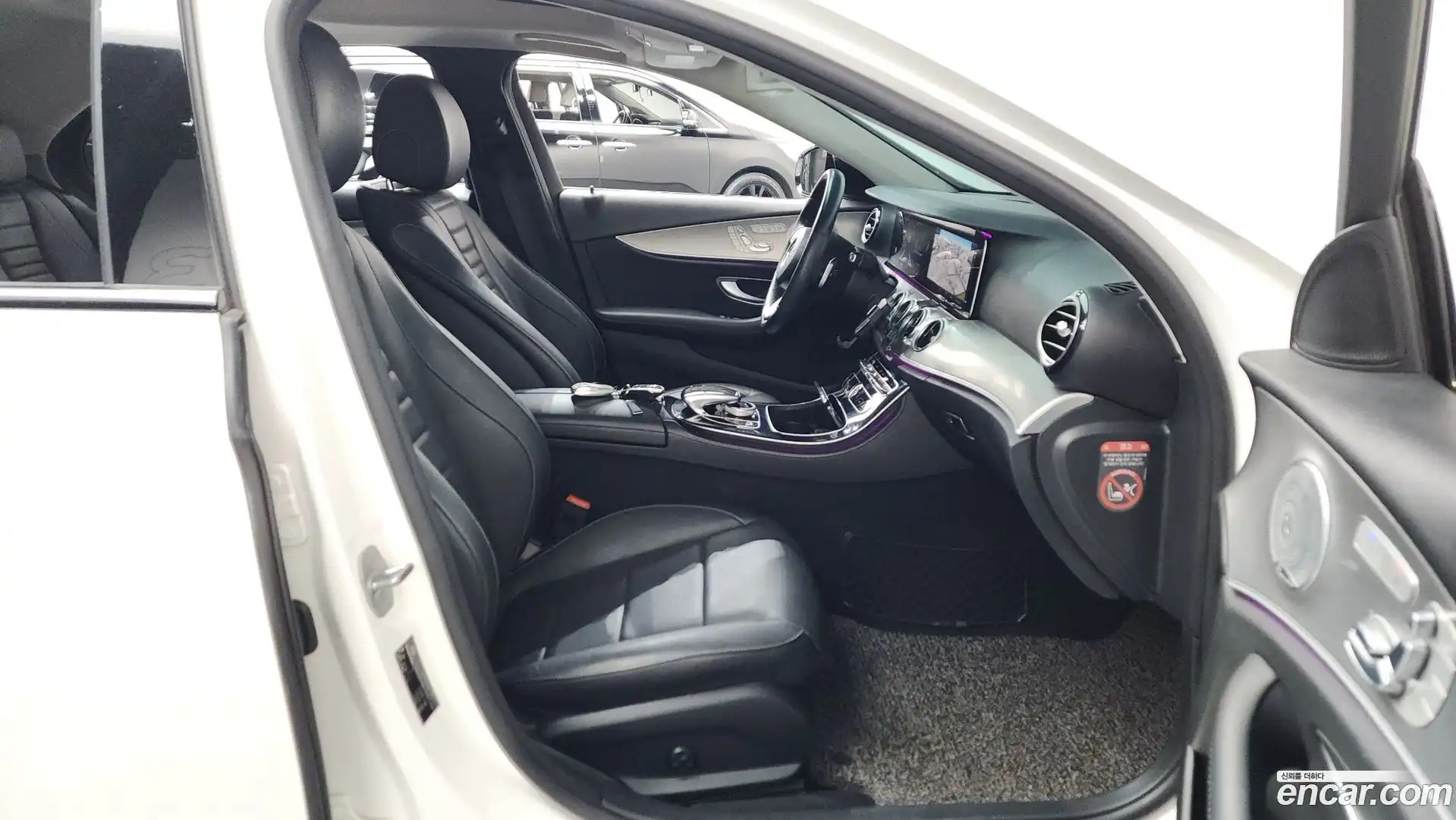 E-Class Mercedes-Benz 2016.8-OPTION-015