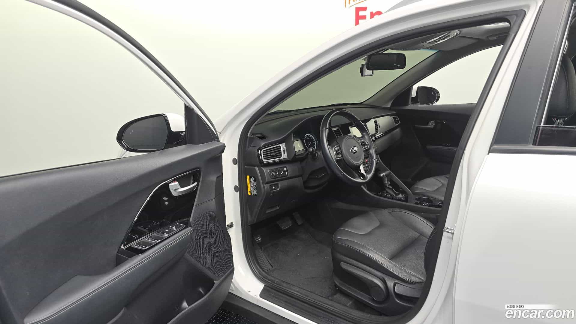 Niro Kia 2017.11-INNER-010