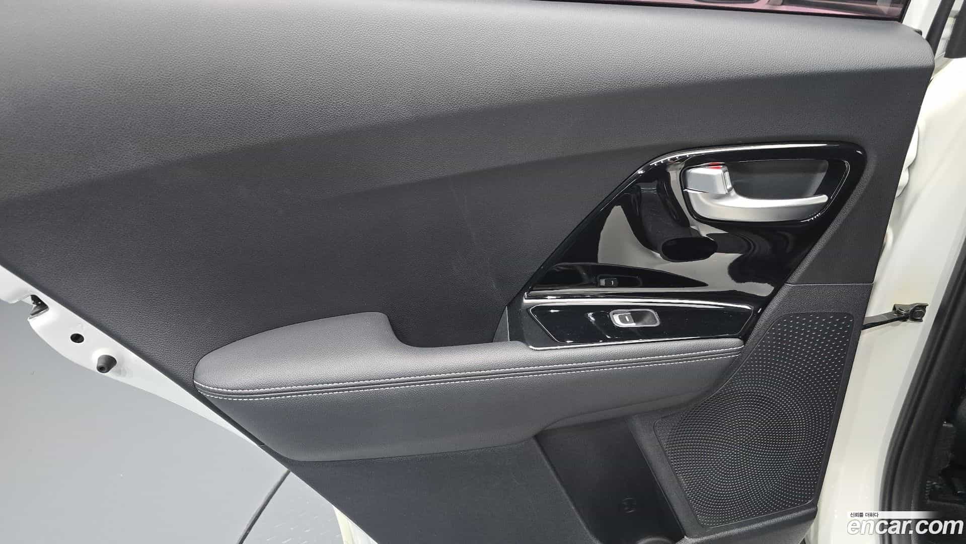Niro Kia 2017.11-INNER-035