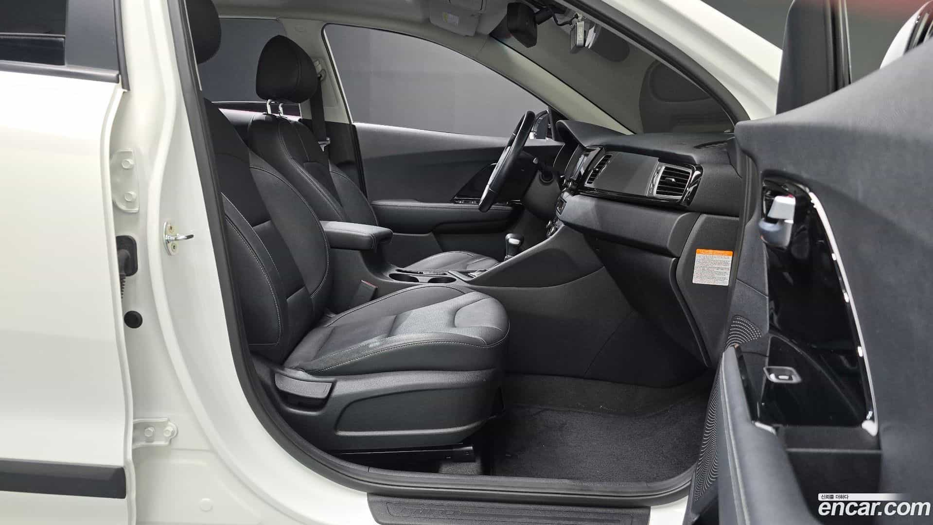 Niro Kia 2017.11-INNER-036