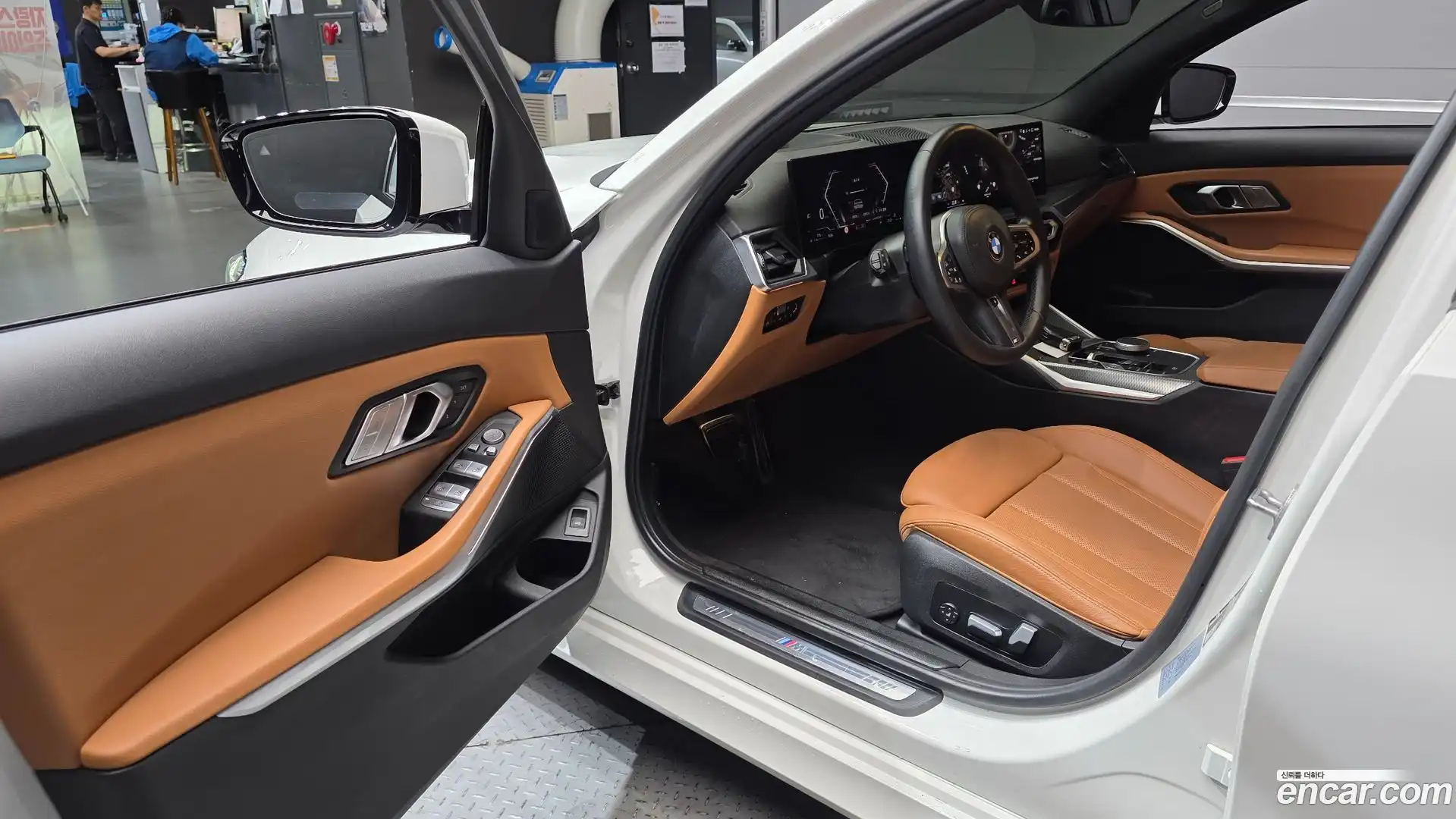3-Series BMW 2023.0-INNER-010