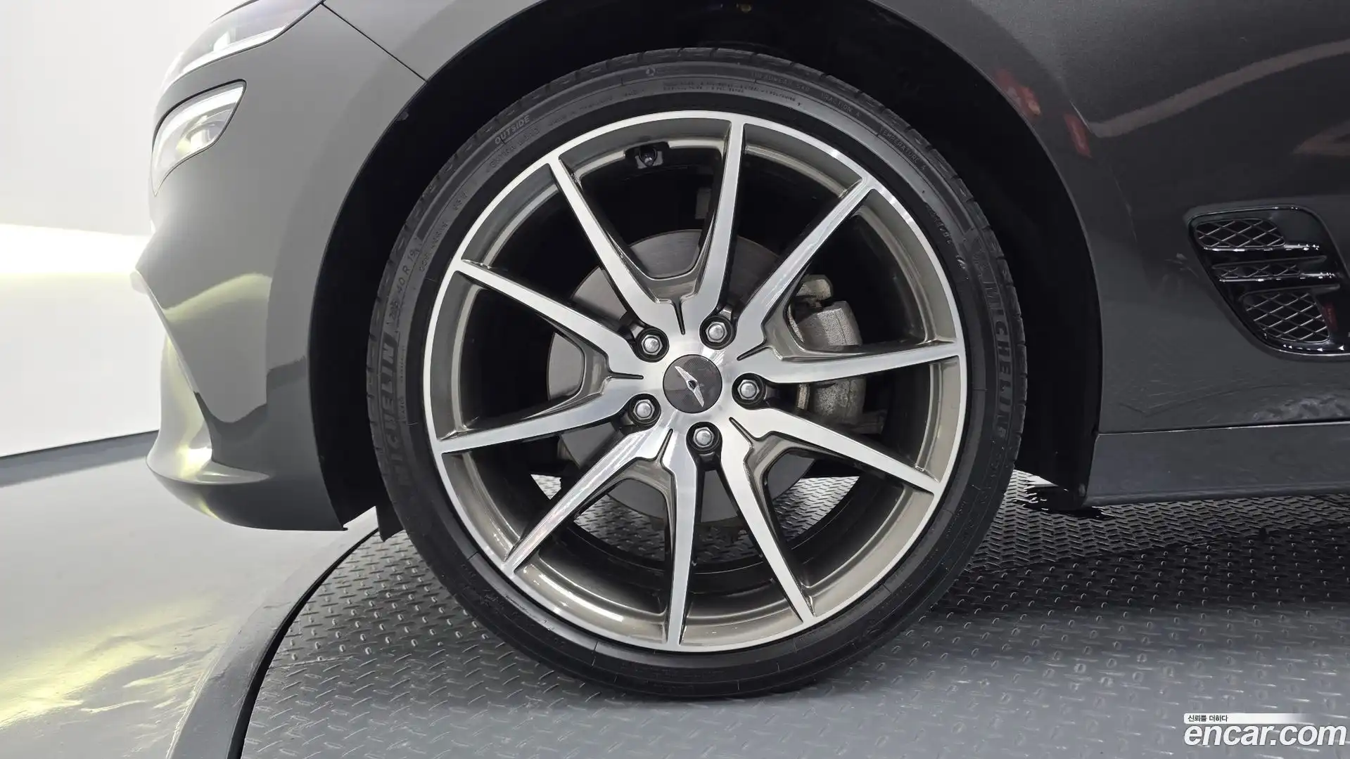 G70 Genesis 2022.4-OUTER-005