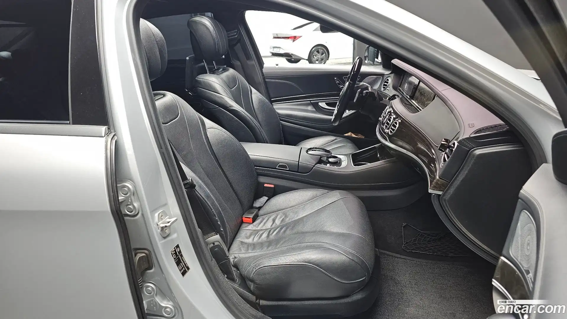 S-Class Mercedes-Benz 2015.1-INNER-010
