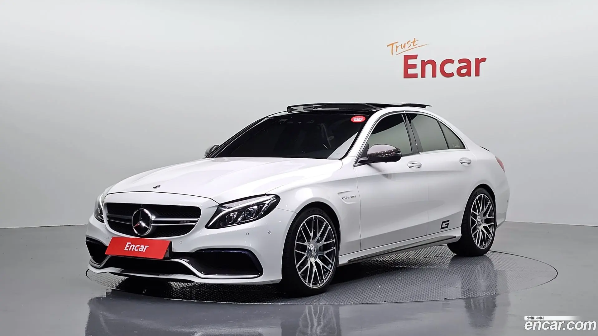 Main__Slider__Photo:C-Class Mercedes-Benz 2018.6-0