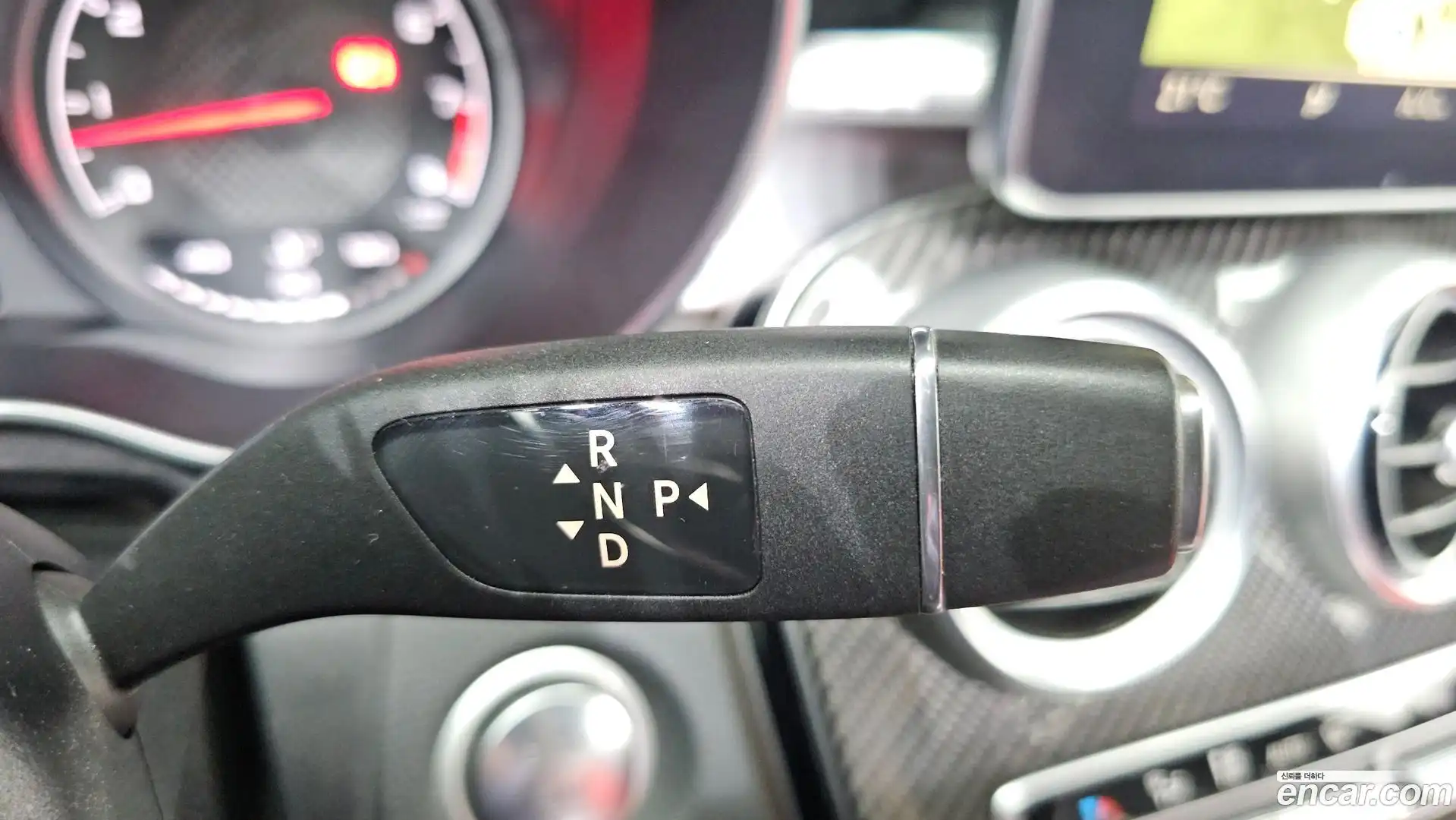 C-Class Mercedes-Benz 2018.6-INNER-009
