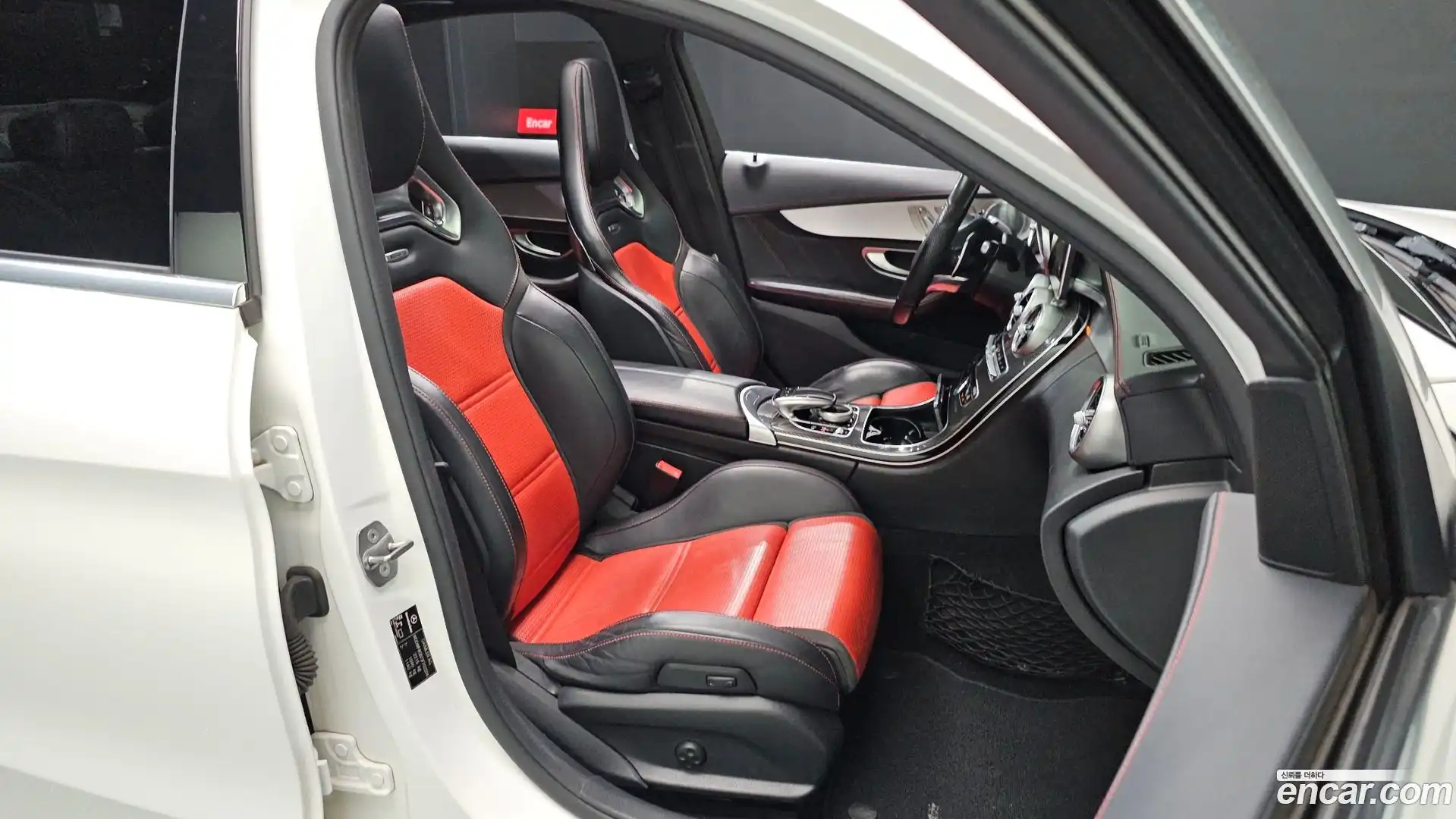 C-Class Mercedes-Benz 2018.6-OPTION-016