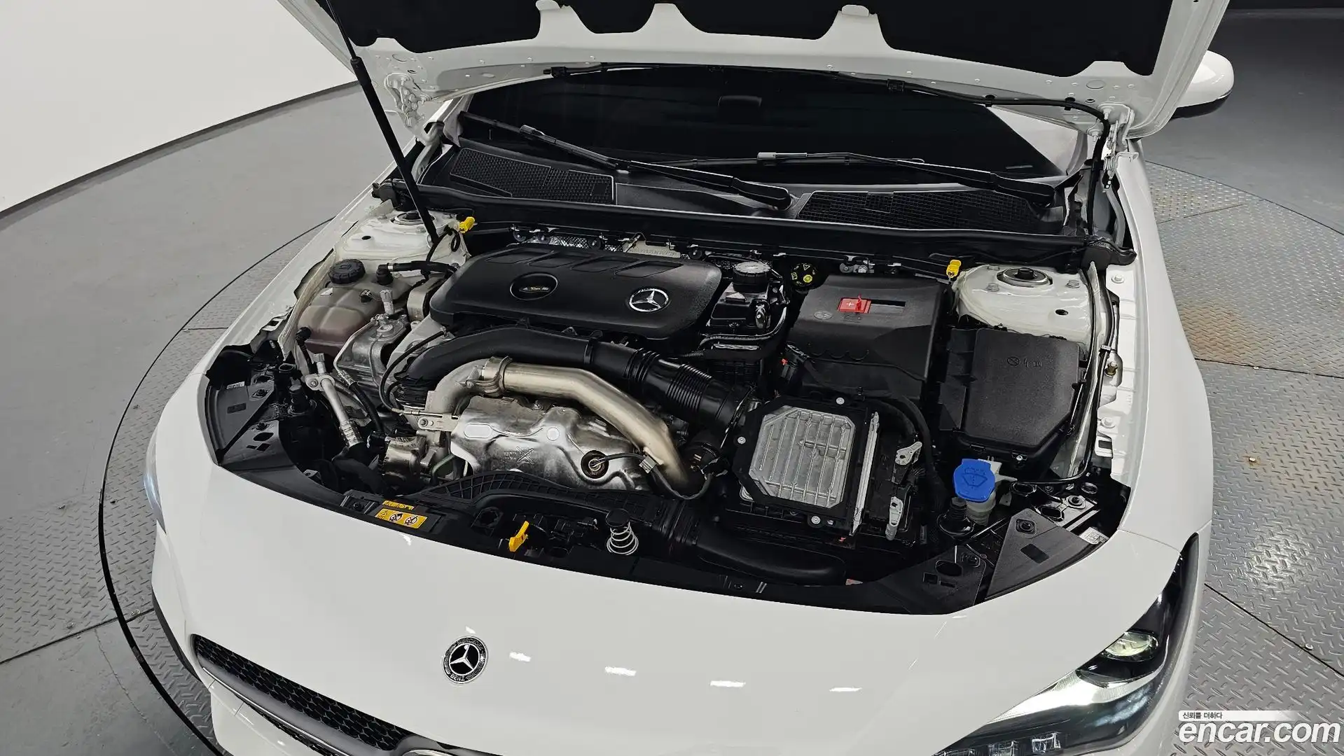 CLA-Class Mercedes-Benz 2024.10-OUTER-006