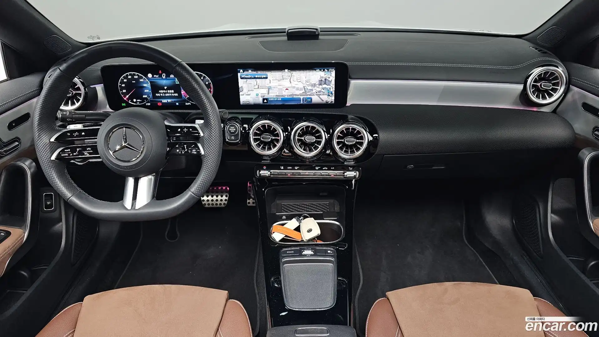 CLA-Class Mercedes-Benz 2024.10-INNER-007