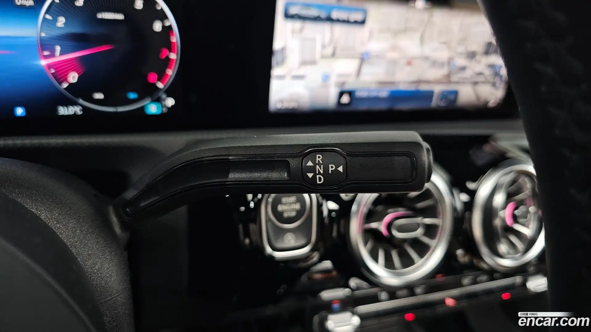 CLA-Class Mercedes-Benz 2024.10-INNER-009