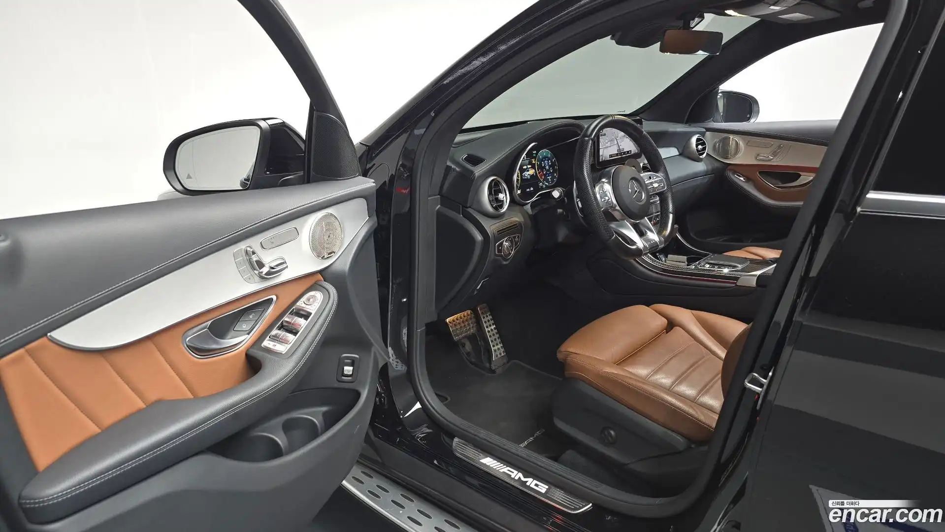 GLC-Class Mercedes-Benz 2021.6-INNER-010