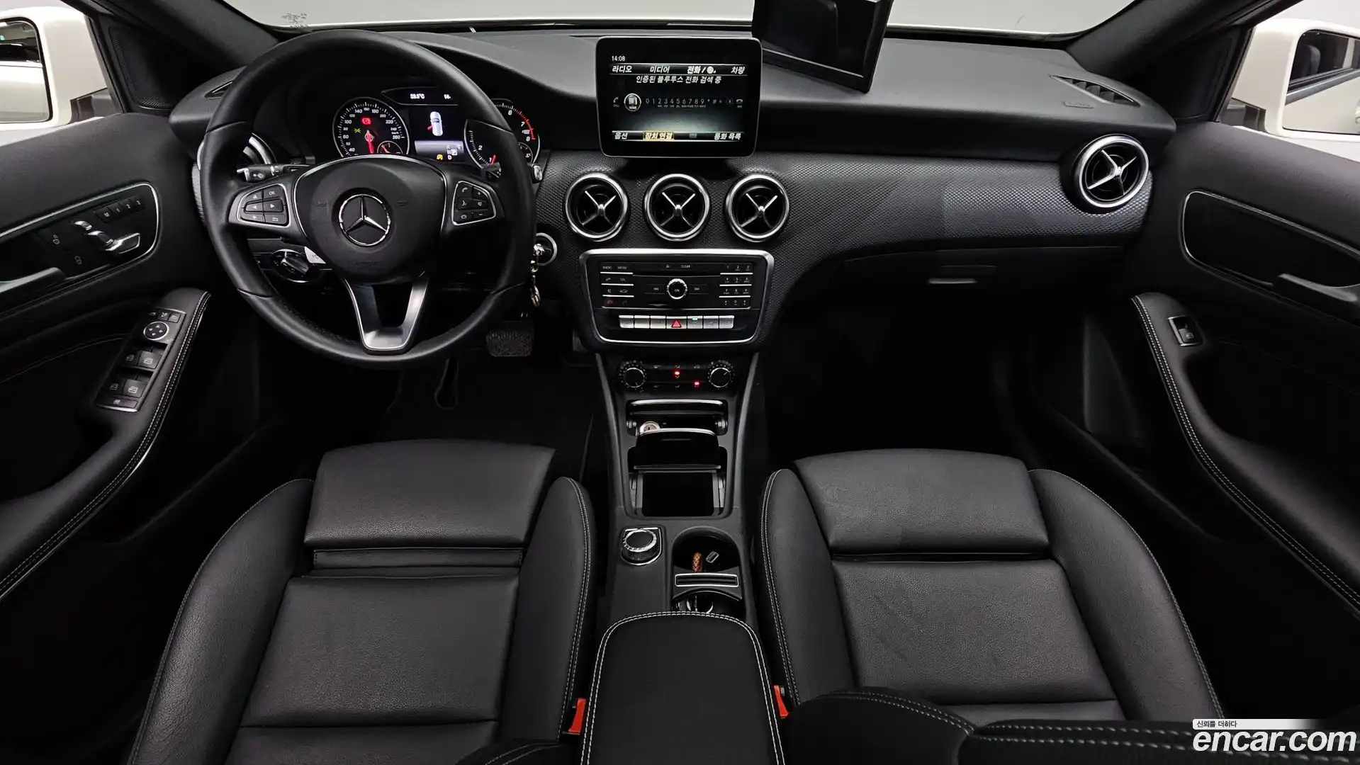 A-Class Mercedes-Benz 2016.10-INNER-007