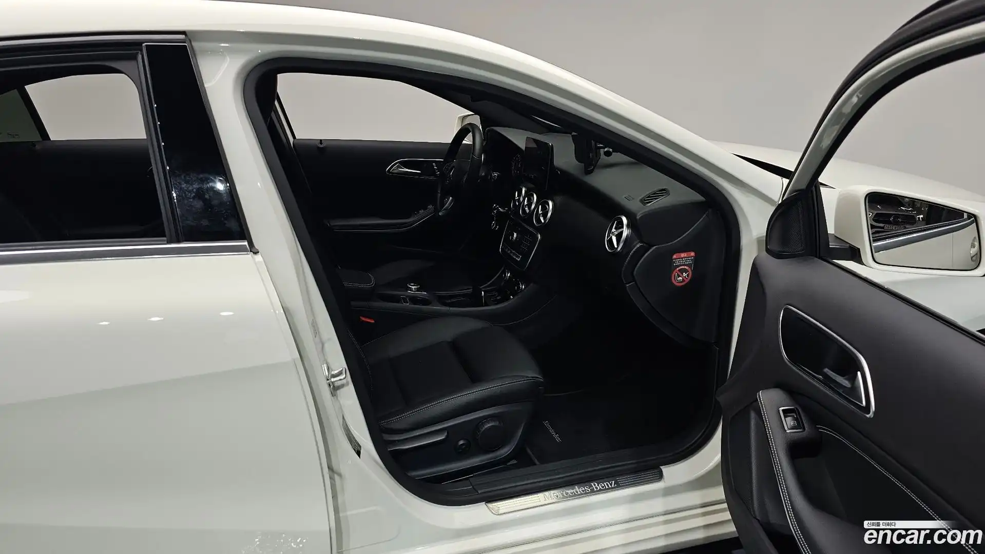 A-Class Mercedes-Benz 2016.10-OPTION-015