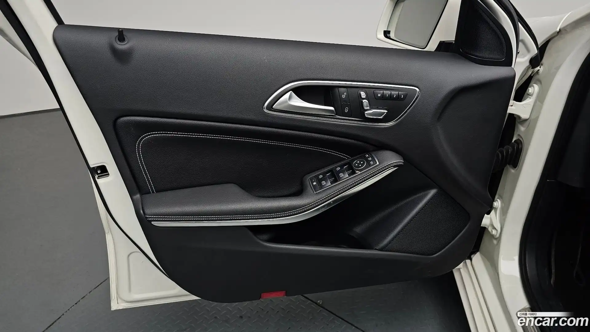 A-Class Mercedes-Benz 2016.10-INNER-034
