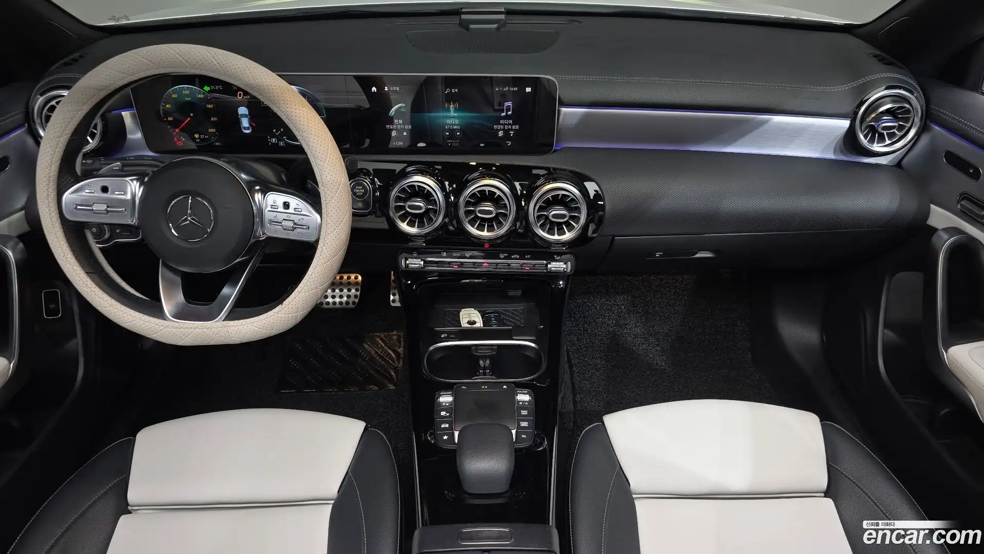CLA-Class Mercedes-Benz 2020.2-INNER-007