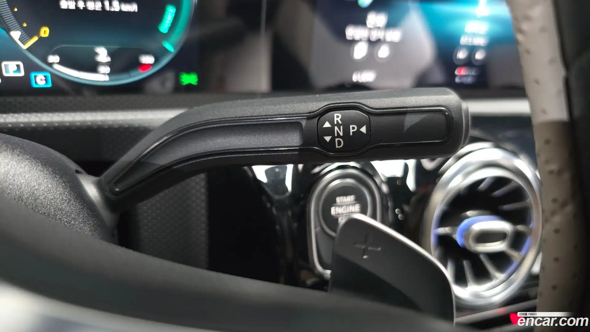 CLA-Class Mercedes-Benz 2020.2-INNER-009