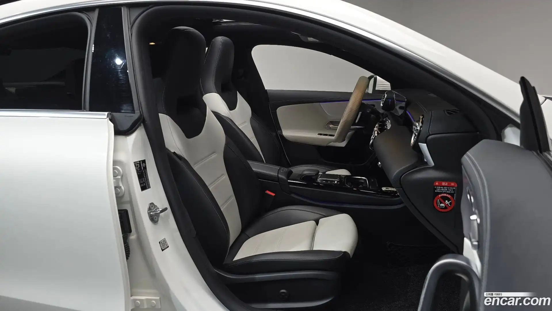 CLA-Class Mercedes-Benz 2020.2-OPTION-015