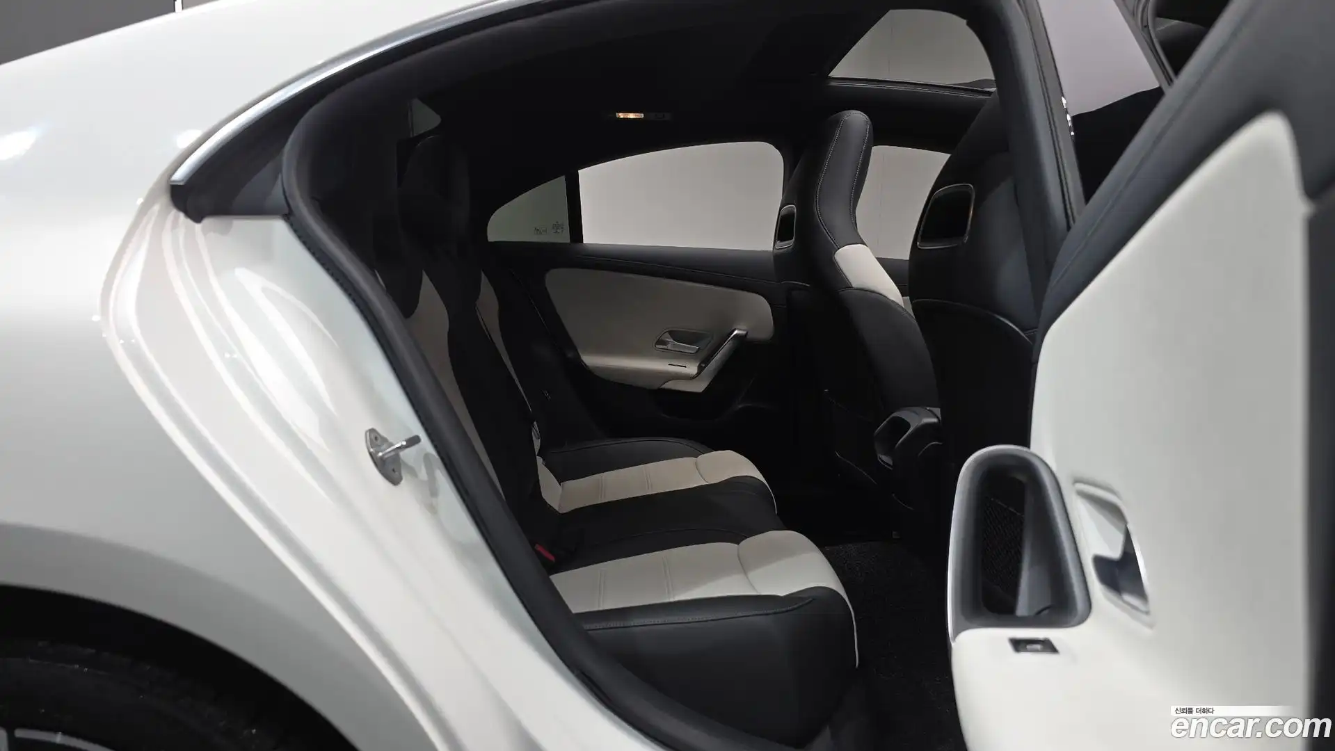 CLA-Class Mercedes-Benz 2020.2-OPTION-016