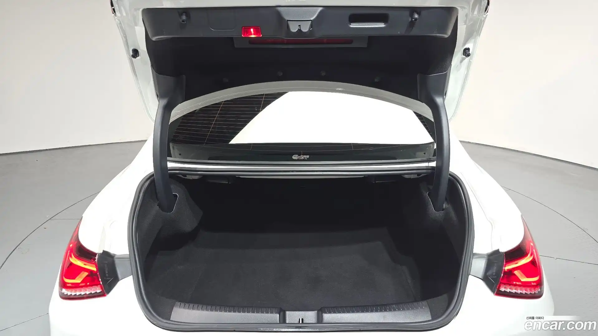 CLA-Class Mercedes-Benz 2020.2-OPTION-024