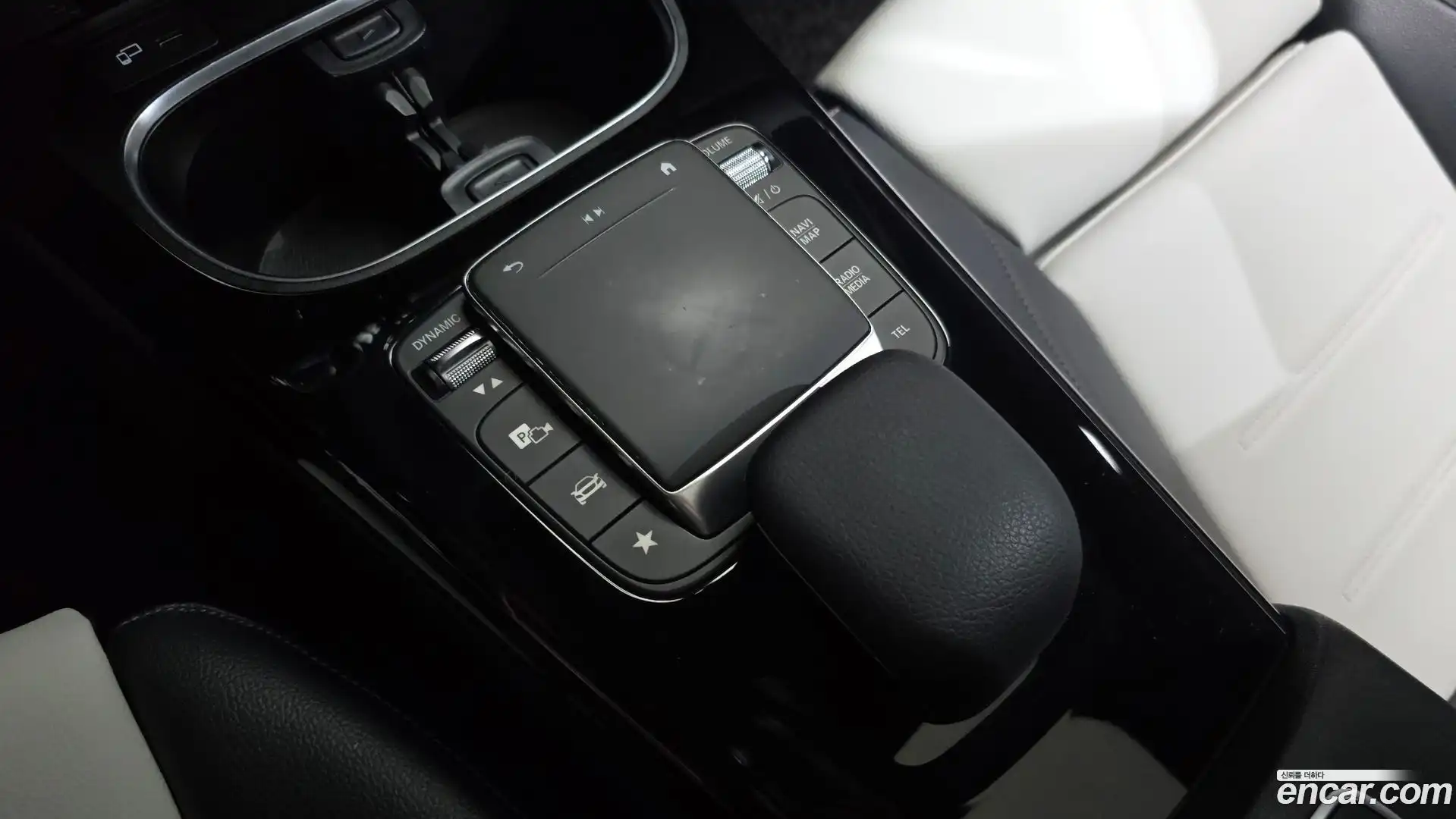 CLA-Class Mercedes-Benz 2020.2-OPTION-041