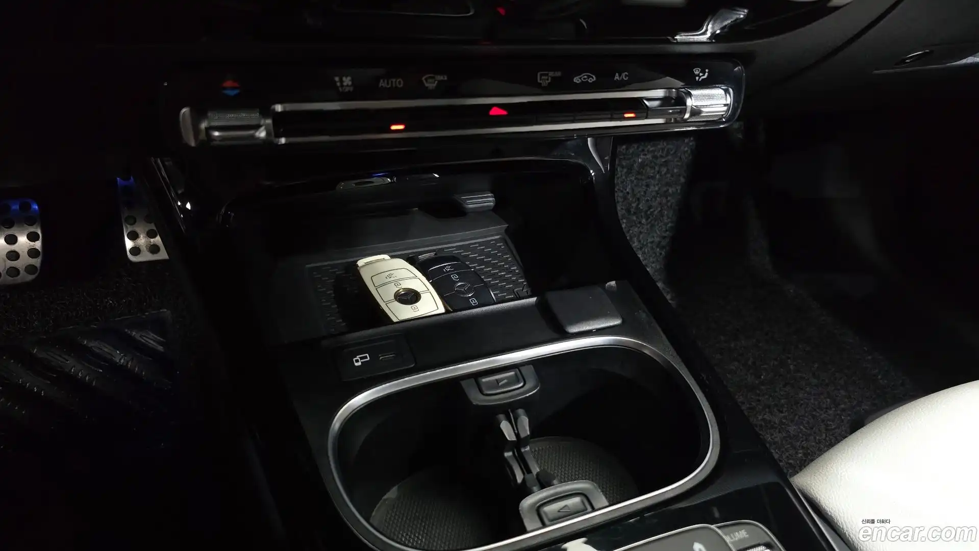 CLA-Class Mercedes-Benz 2020.2-OPTION-043