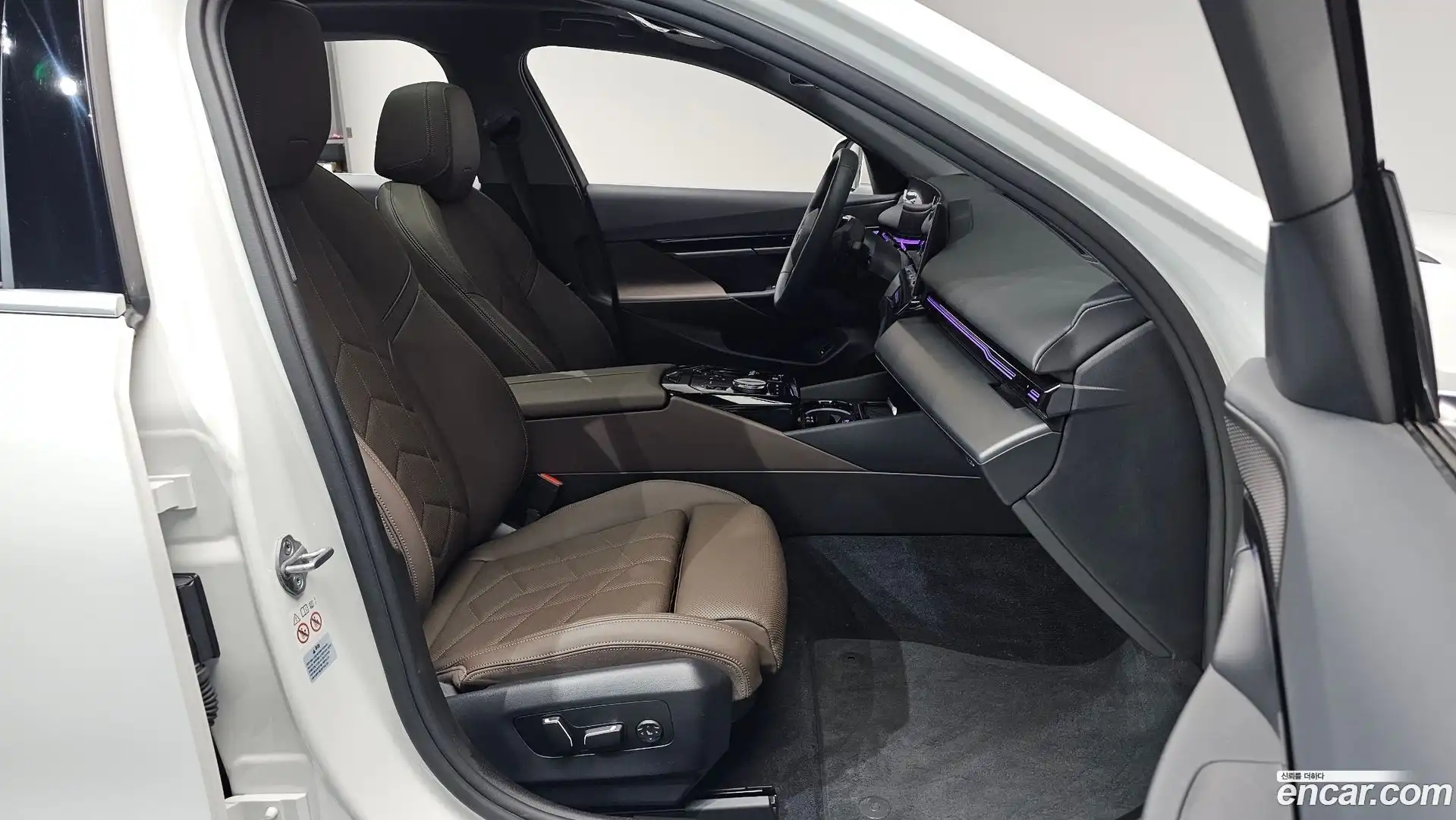 5-Series BMW 2023.11-INNER-036