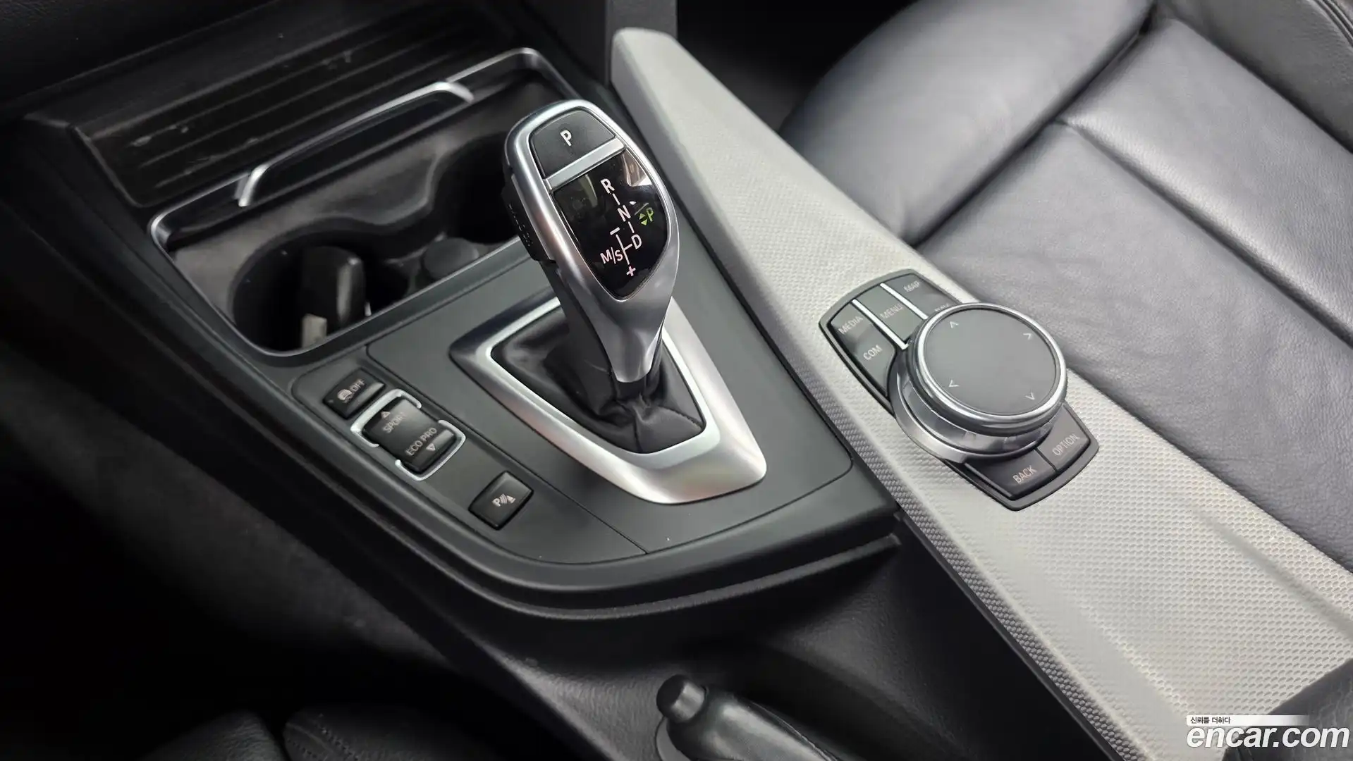 3-Series BMW 2017.9-INNER-009