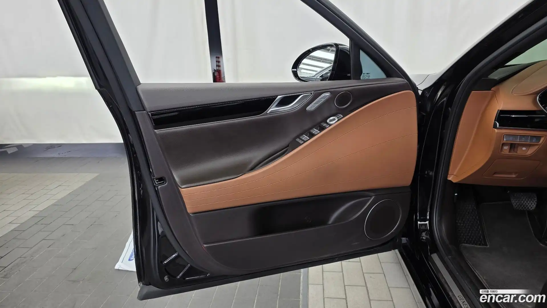 G80 Genesis 2022.1-INNER-034