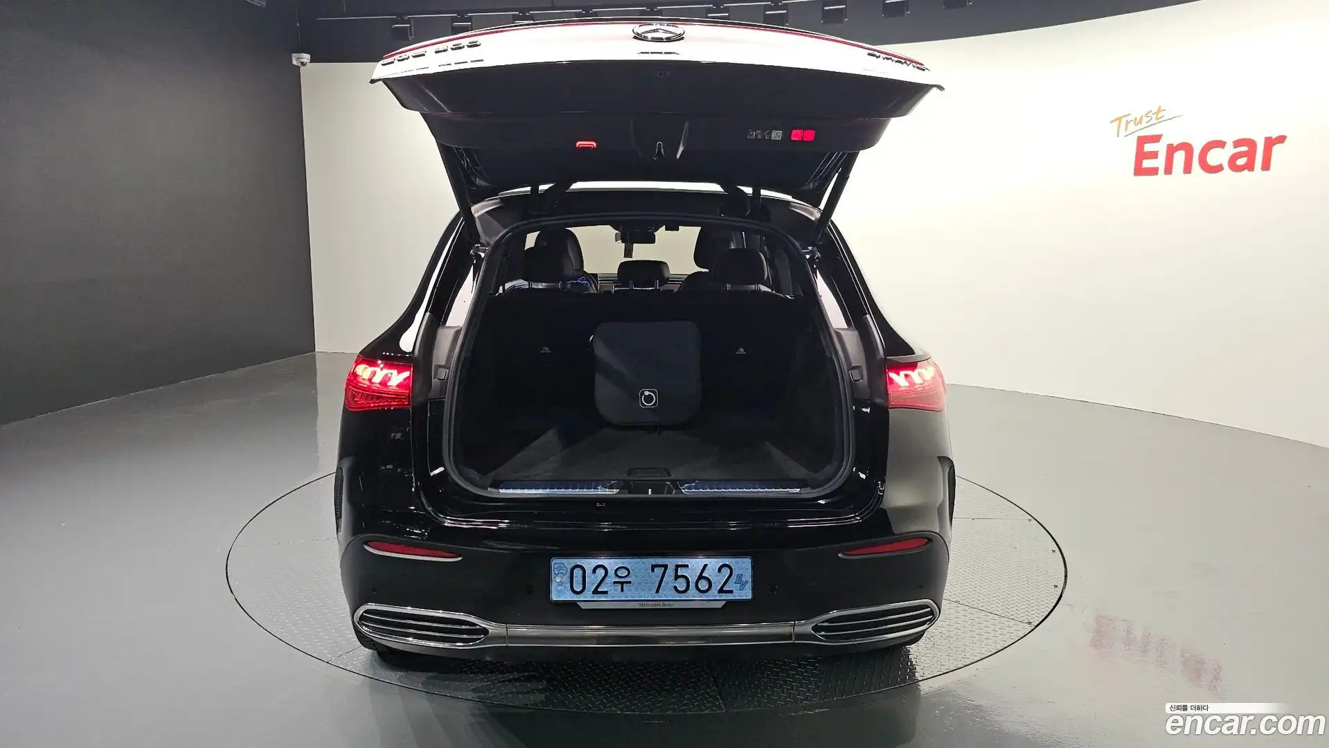 EQE Mercedes-Benz 2023.8-OPTION-024