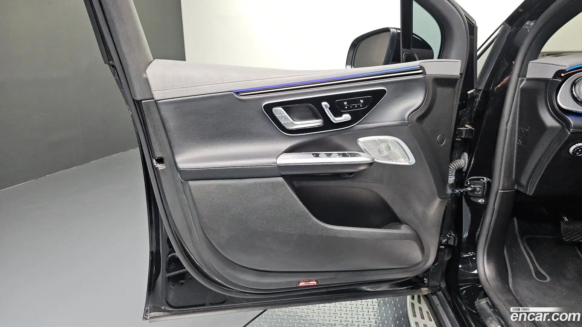 EQE Mercedes-Benz 2023.8-INNER-034