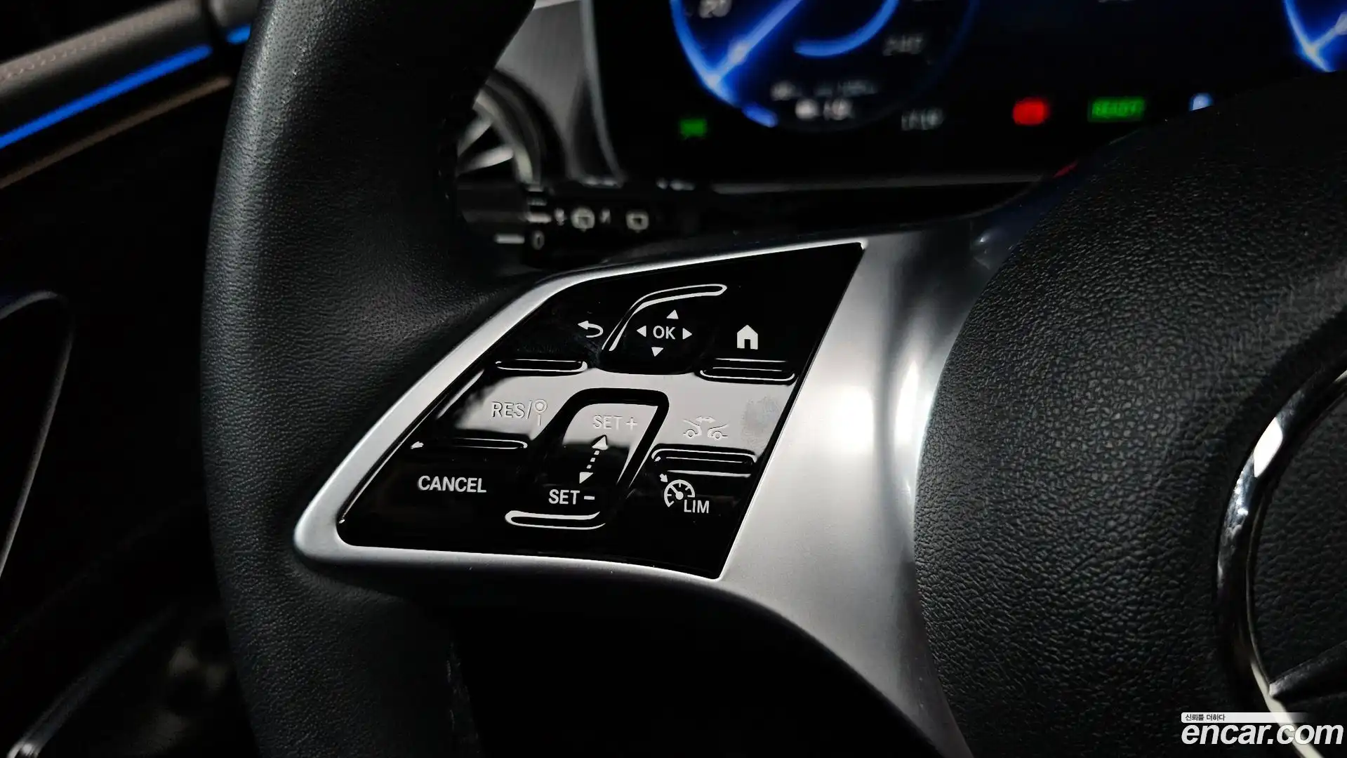EQE Mercedes-Benz 2023.8-OPTION-042