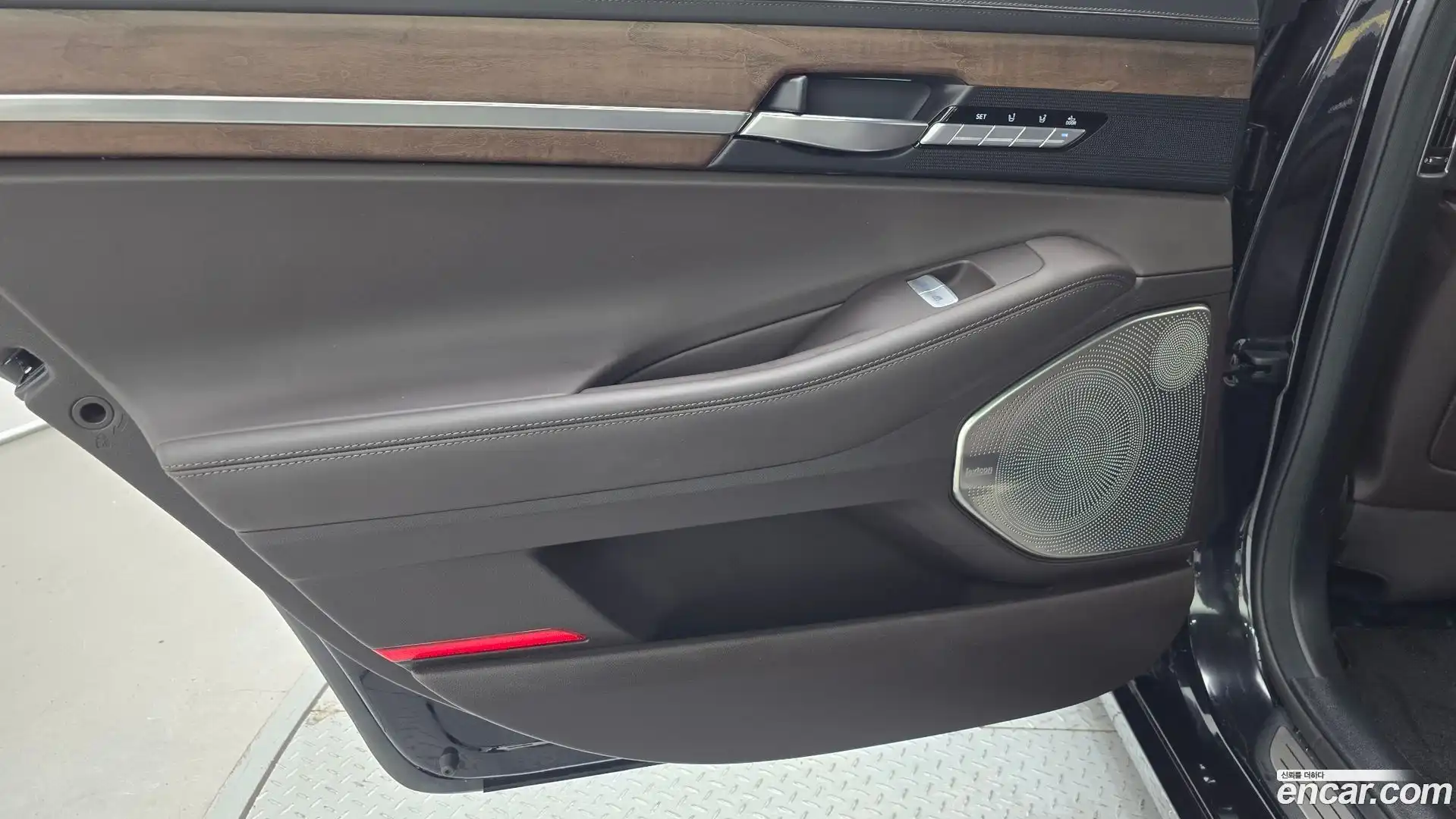 G90 Genesis 2020.10-INNER-035