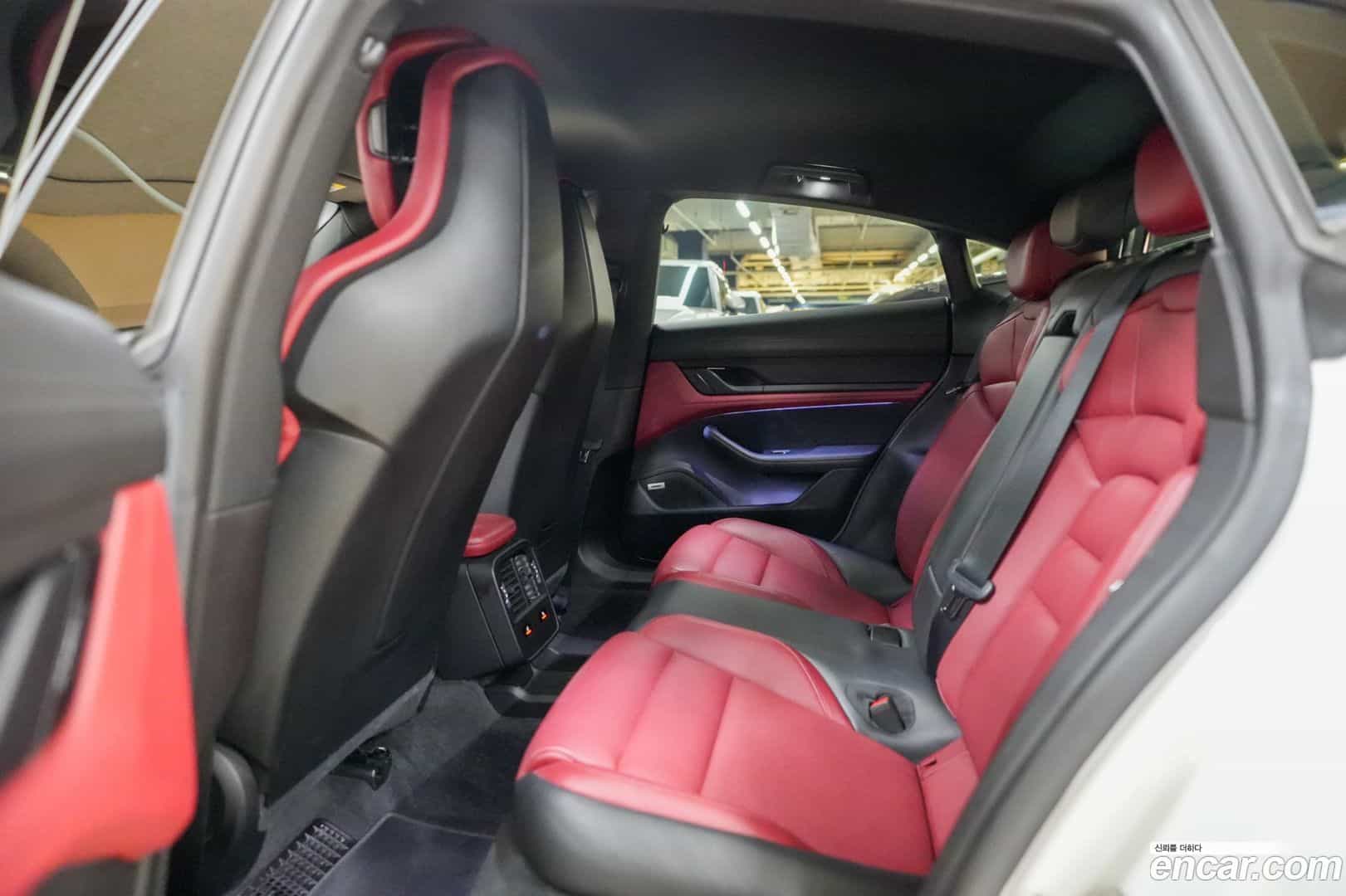 Taycan Porsche 2022.5-INNER-010